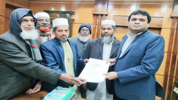 মাগুরা-২ মনোনয়ন ফরম জমা দিয়েছেন জামায়াতের প্রার্থী এম.বি বাকের 